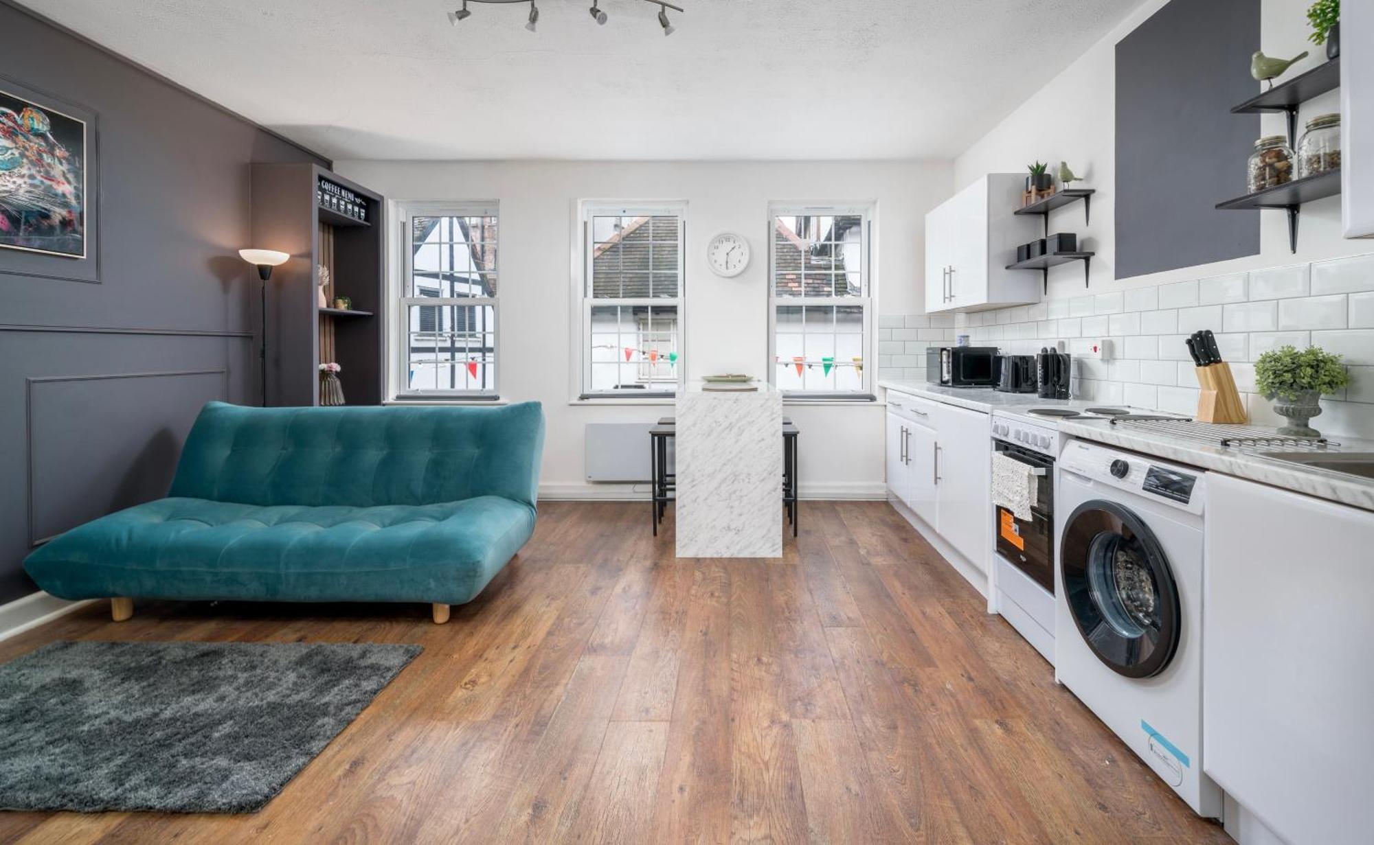 Stylish Apartment In The Heart Of Kingston Town Centre Kingston upon Thames  Bagian luar foto
